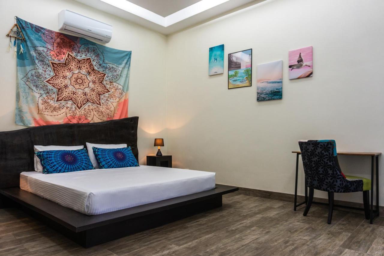 LUXURY PRIVATE VILLAS 400m2 WITH POOL NEAR LIO BEACH El Nido Exterior foto