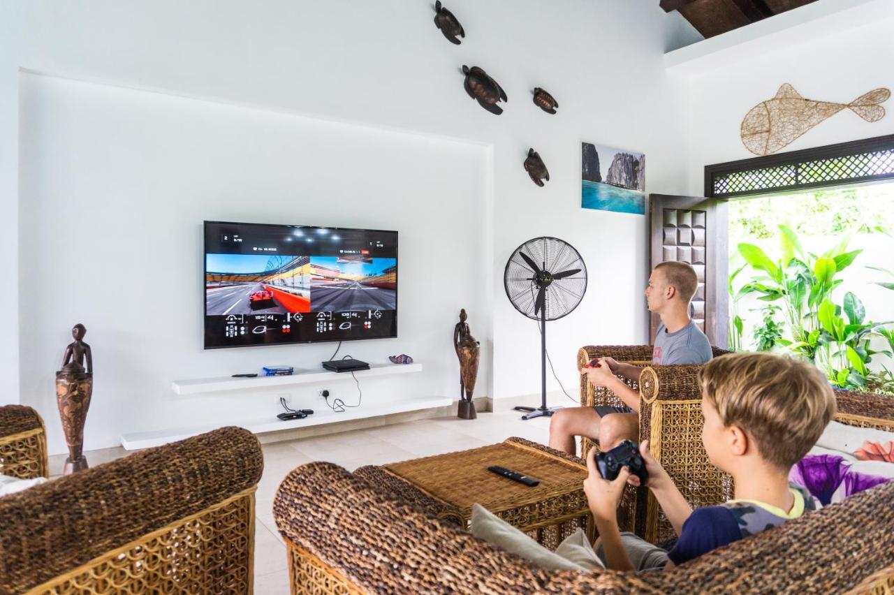 LUXURY PRIVATE VILLAS 400m2 WITH POOL NEAR LIO BEACH El Nido Exterior foto