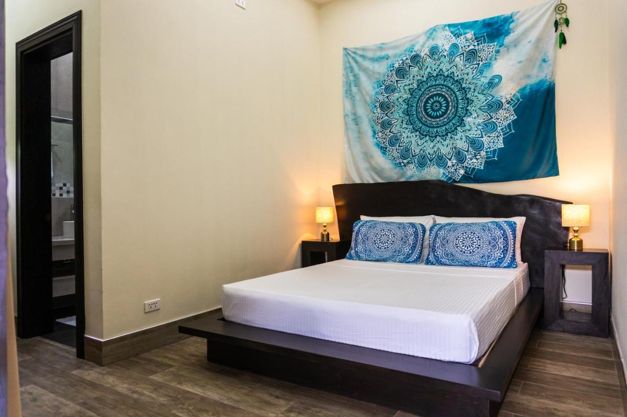 LUXURY PRIVATE VILLAS 400m2 WITH POOL NEAR LIO BEACH El Nido Exterior foto