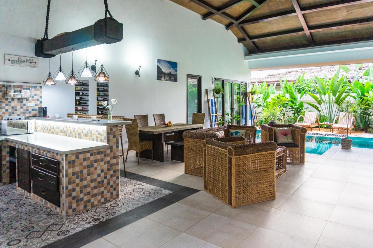LUXURY PRIVATE VILLAS 400m2 WITH POOL NEAR LIO BEACH El Nido Exterior foto